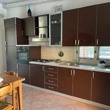 Campofelice Casa Vakantiehuis *